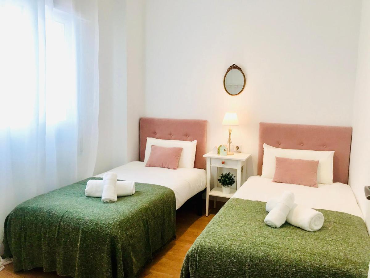 Gleaming & Well Located Apartment In Malaga Center ภายนอก รูปภาพ