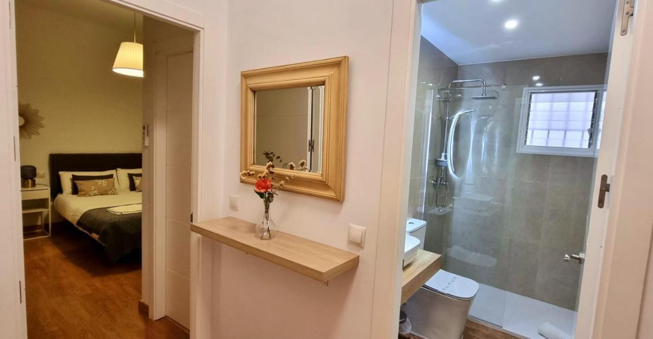 Gleaming & Well Located Apartment In Malaga Center ภายนอก รูปภาพ
