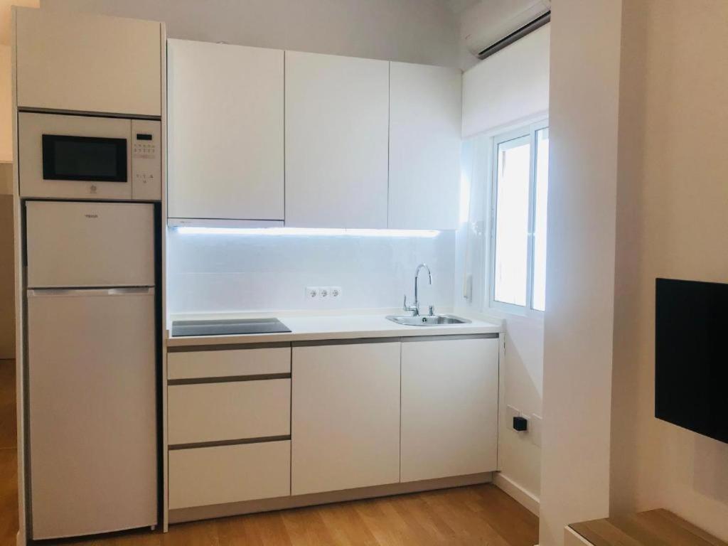 Gleaming & Well Located Apartment In Malaga Center ภายนอก รูปภาพ
